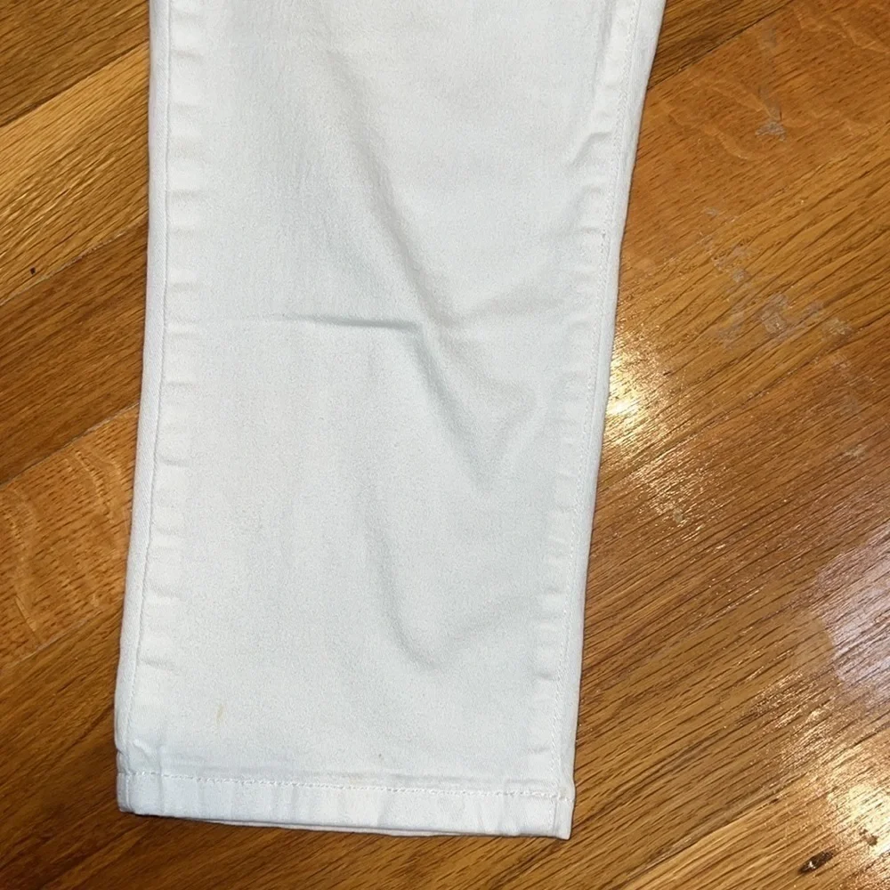Women’s White Chaps Capri Pants in Petite